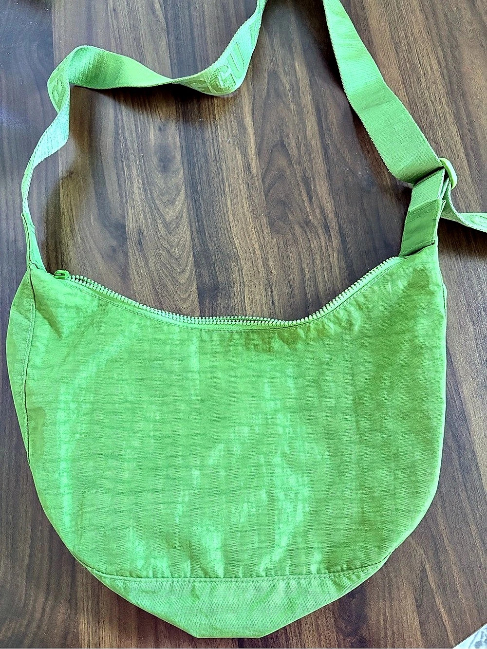 BAGGU Green Crescent Bag - Picture 9 of 10